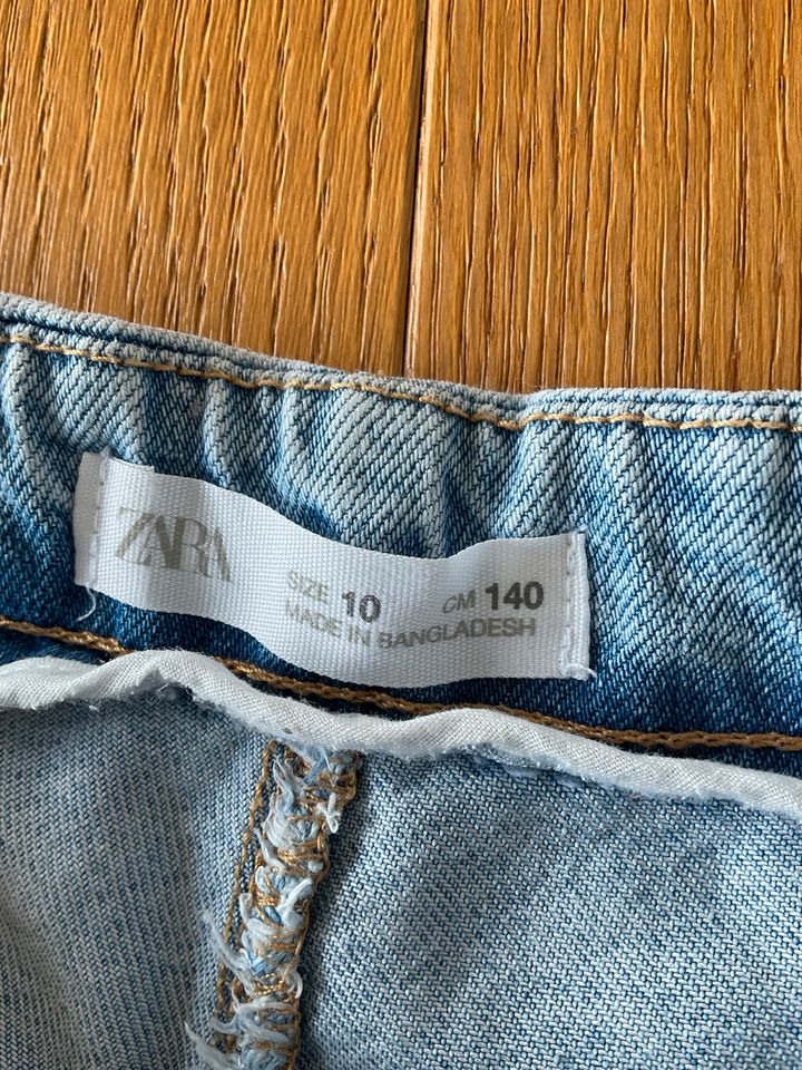 Zara Jeans Shorts 10 Jahre Gr.140 kurze Hose in Gaggenau