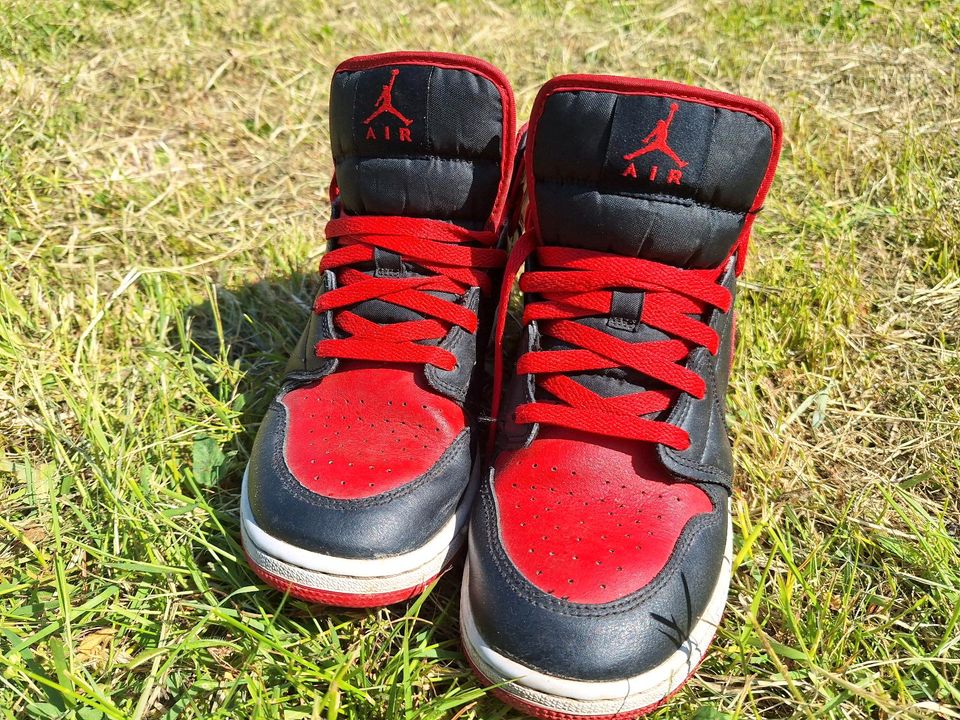 Nike ~ Air Jordan ~ sehr gut erhalten in Seebad Bansin