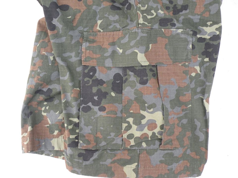 BW Short, Bermuda, Tarn ; Neu, Flecktarn. in Handewitt