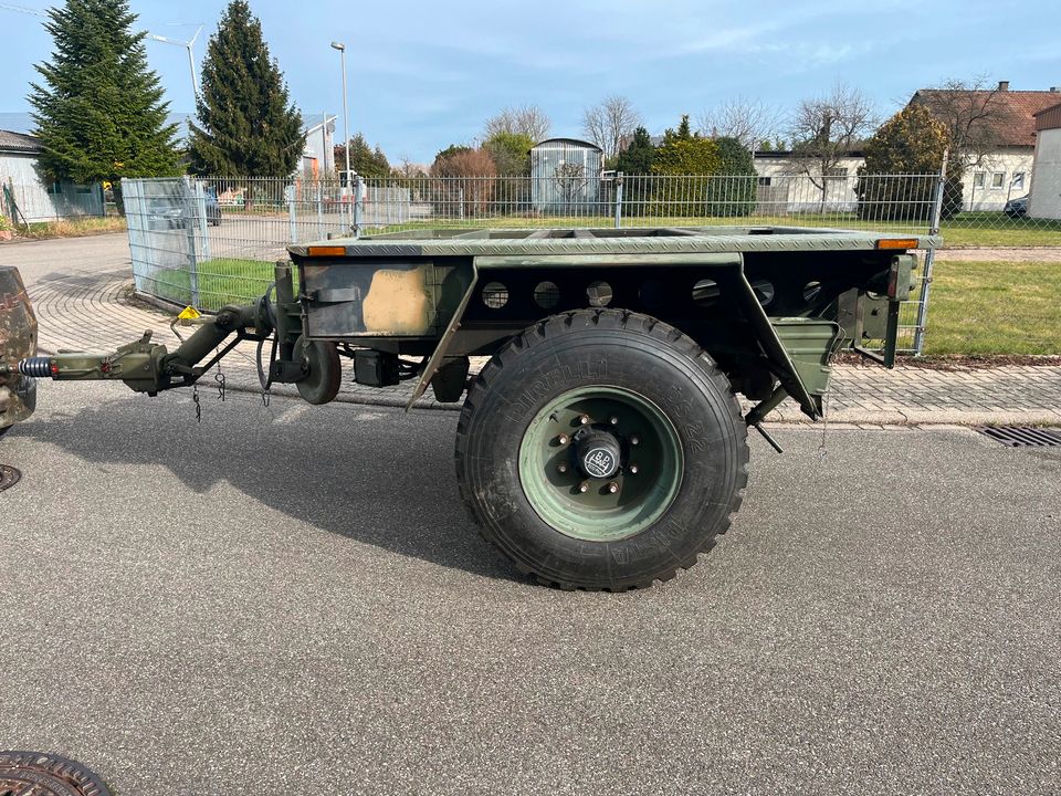 LKW Anhänger Bundeswehr Unimog Traktor und andere in Neuried