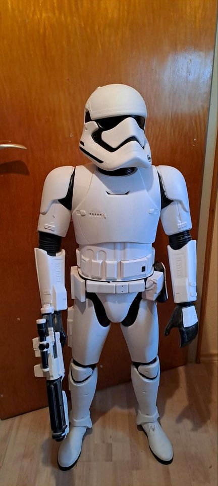 Star Wars Storm Trooper 120 cm mit Sprachfunktion in Trogen