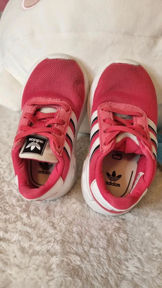 Sportschuhe Adidas für Junge Große 23 in Berlin