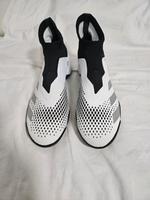 Schuhe  Sport  von.  Adidas. Predator 20.3 Nordrhein-Westfalen - Brakel Vorschau