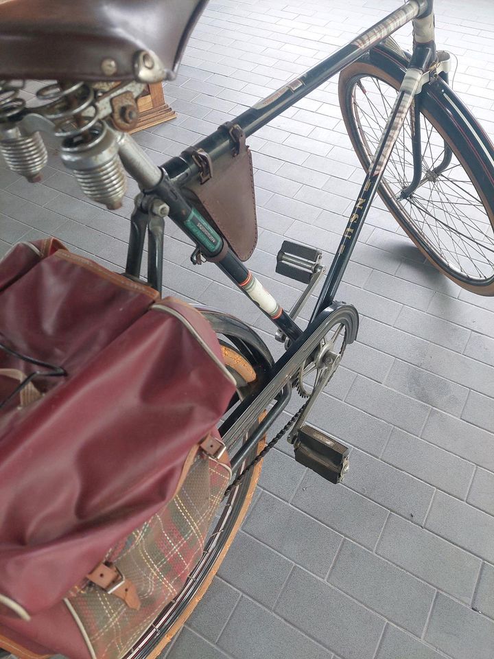 Altes NSU Fahrrad Oldtimer in Rüsselsheim