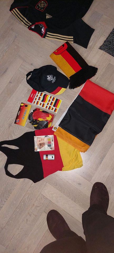 EM Deutschland Damen oder Kinder Fanpaket Adidas Trikot in Siegburg