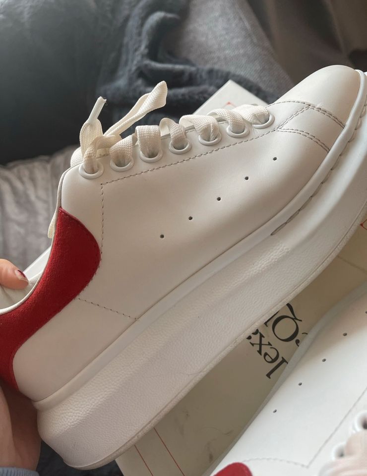 Alexander Mc Queen Sneaker Gr. 37 weiß rot in Halle