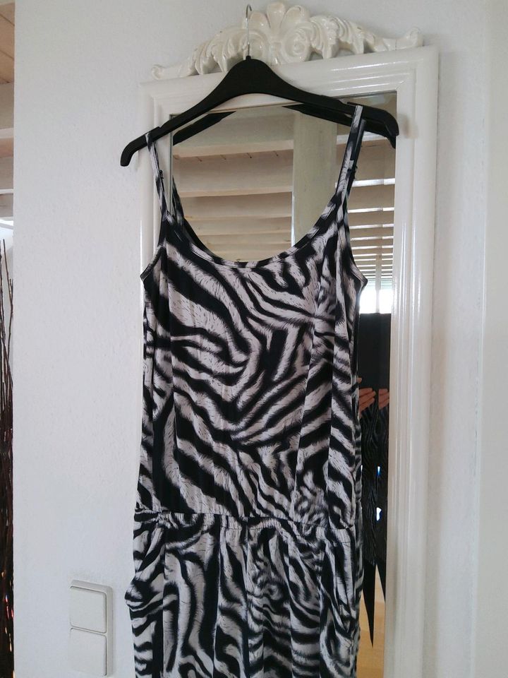 VESTINO Jumpsuit  gr 36 animalprint schwarz weiß in Blaubeuren