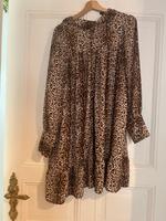 Knielanges Leo-Kleid Berlin - Mitte Vorschau