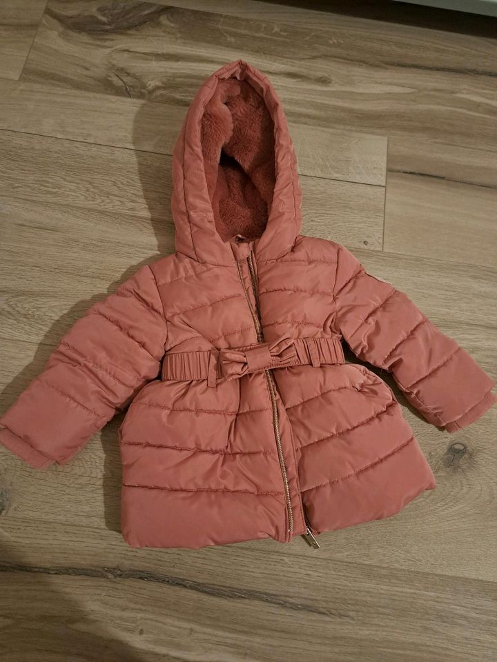 Baby Winterjacke mit süßem Gürtel 62/68 in Rohrsen