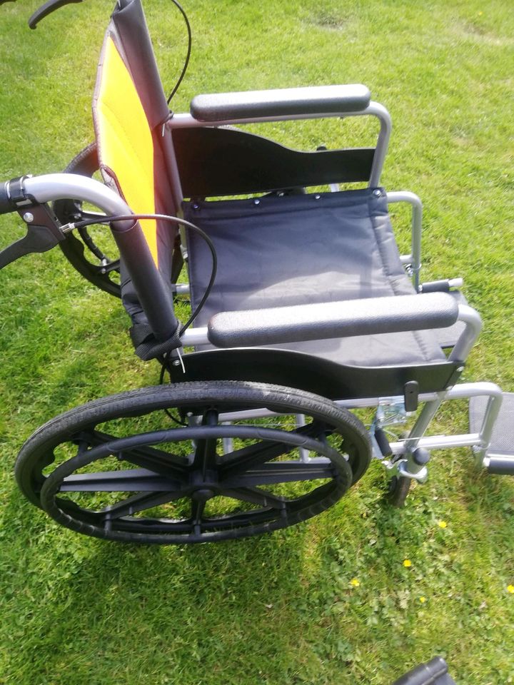 Rollstuhl Faltbar in Waldhufen