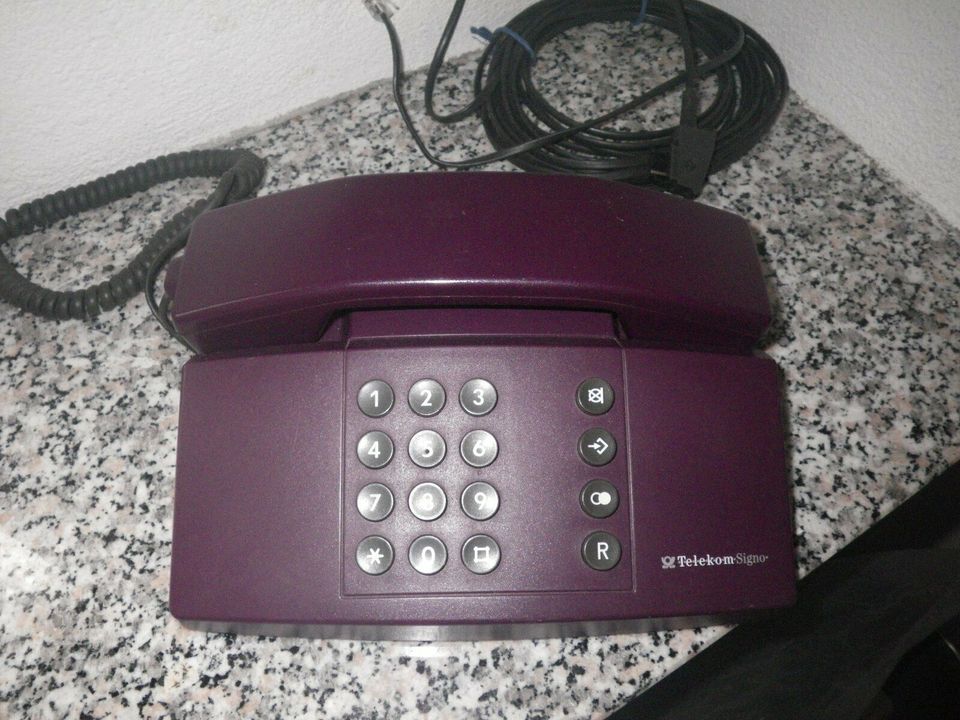 Telefon mit Tasten in Ötisheim