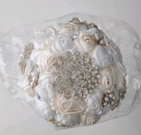 Brautstrauß Rosen Blumen Strass  Perlen in weiß creme NEU Hannover - Linden-Limmer Vorschau