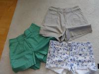 Shorts H&M grün beige Blumen 34 + 36 Hessen - Eschwege Vorschau