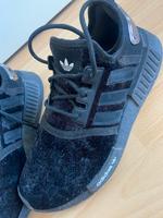 Adidas sneaker schwarz samt Gr. 40 Sachsen-Anhalt - Magdeburg Vorschau