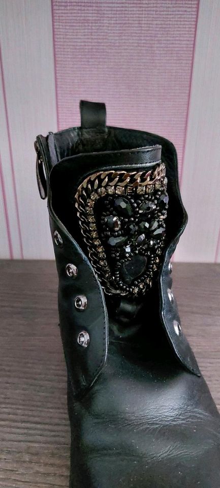 Stiefel für Damen oder Mädchen (Leder) in Erzhausen