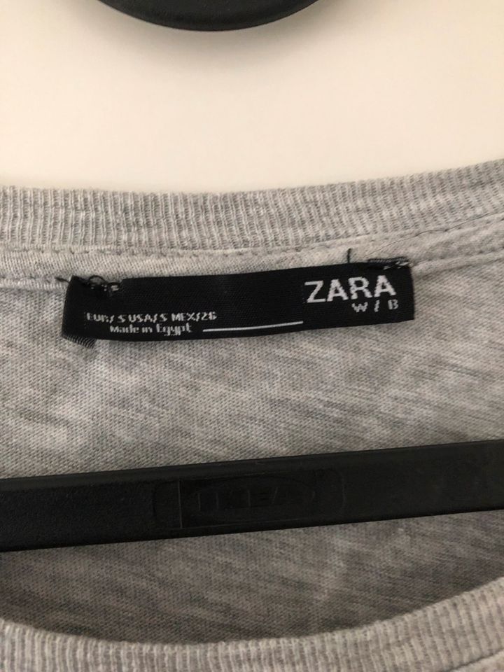 Zara Tshirt Shirt grau S in Oyten