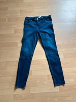 Röhren Jeans H&M Gr.40 Hessen - Schrecksbach Vorschau