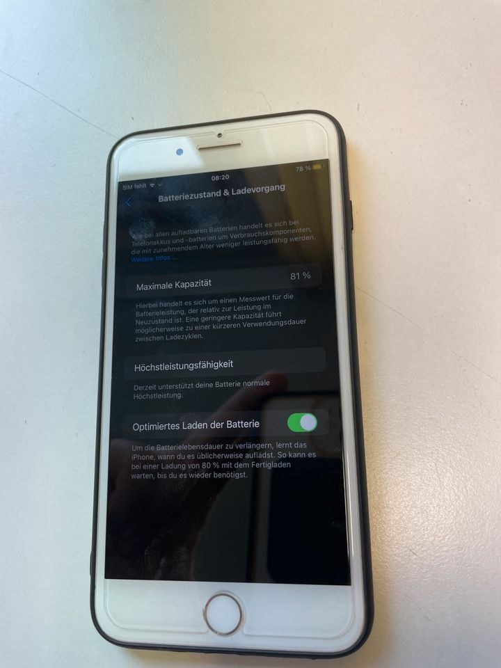 iPhone 8 Plus 64GB voll funktionstüchtig gesprungene Rückseite in Wolmirsleben