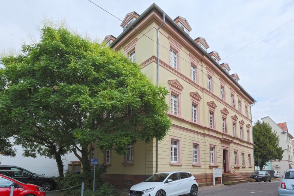 Charmante Dachgeschosswohnung im sanierten Baudenkmal inmitten der Landauer Innenstadt in Landau in der Pfalz