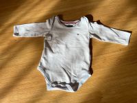 Body Langarm 62 Tommy Hilfiger Kr. München - Höhenkirchen-Siegertsbrunn Vorschau