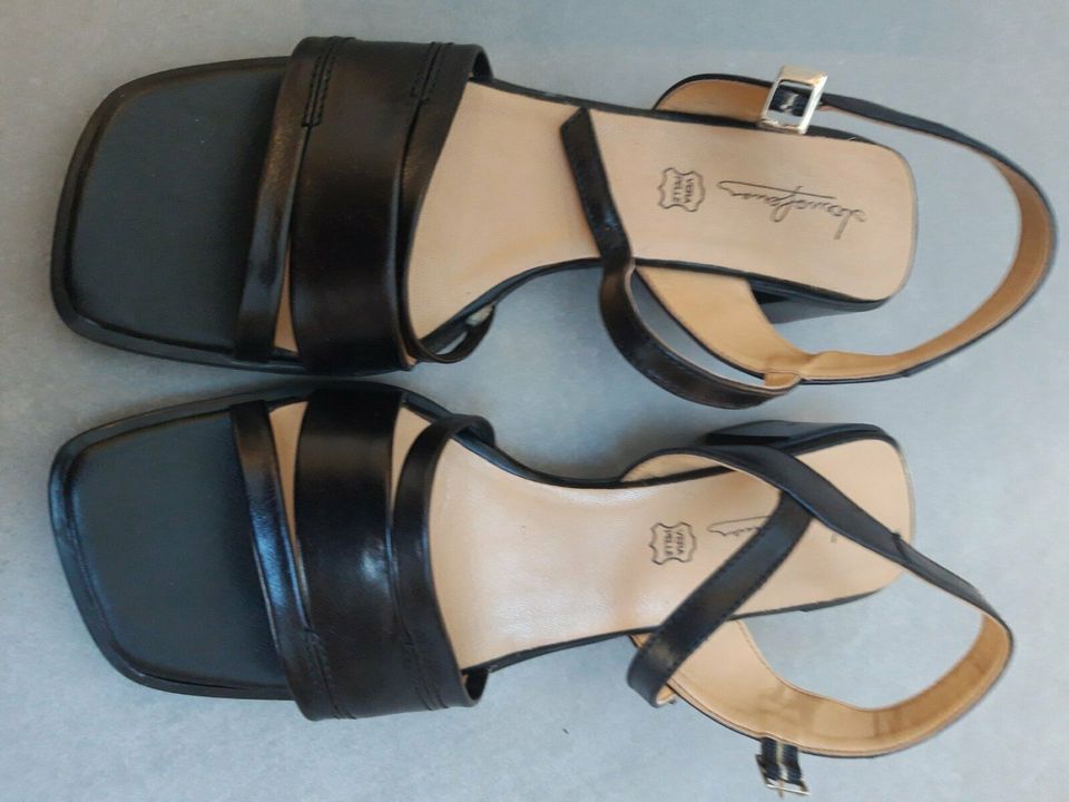 italienische Sandalen schwarz NEU ungetragen Größe 41 in Wittighausen