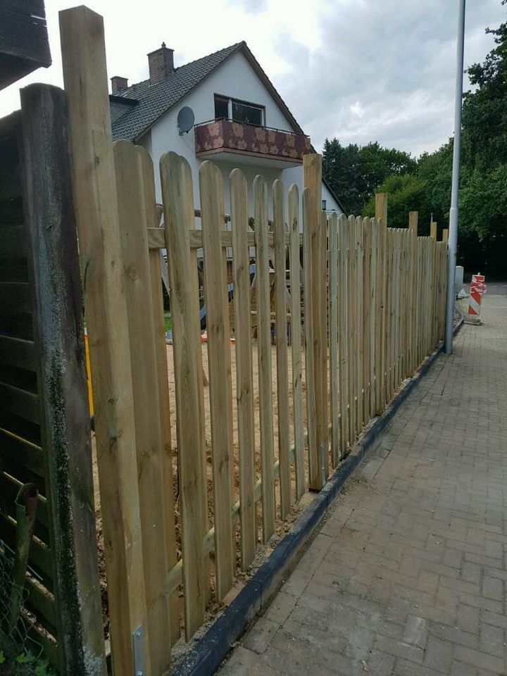 Zaun Montage zaunbau Holz oder Doppelstabgitterzaun in Vlotho