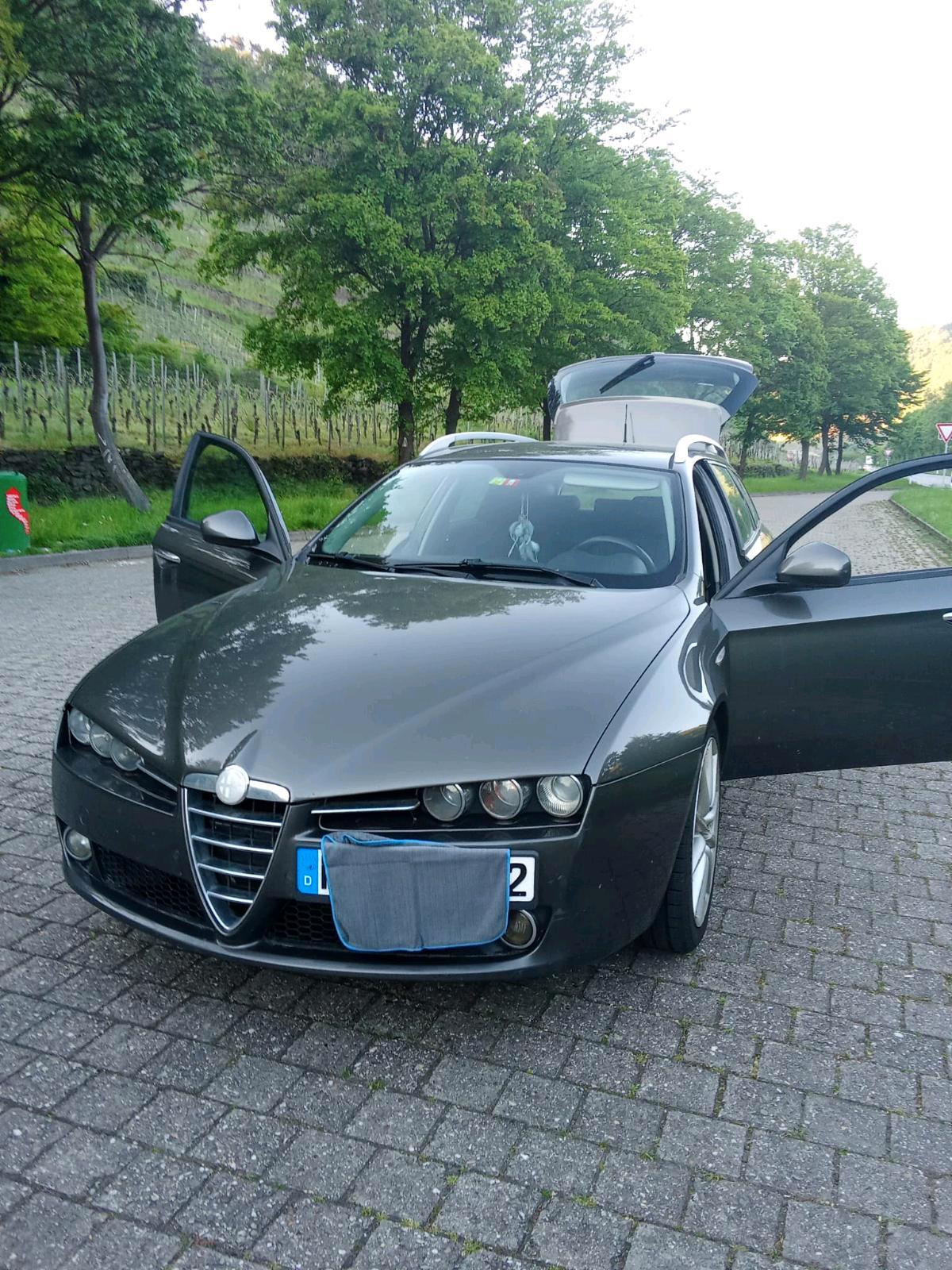Abbildung des Autos Alfa Romeo 159 2.2 JTS
