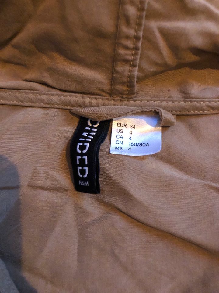 Dünne Jacke H&M 34 Khaki in Steinhagen