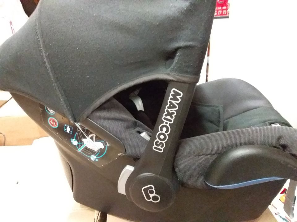 Maxi Cosi,  Kindersitz,  Kinderautositz in Zettemin