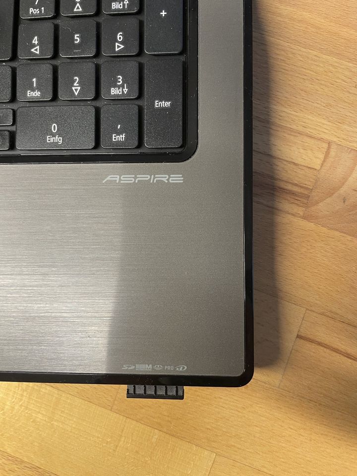 Laptop Asus Aspire in Mössingen