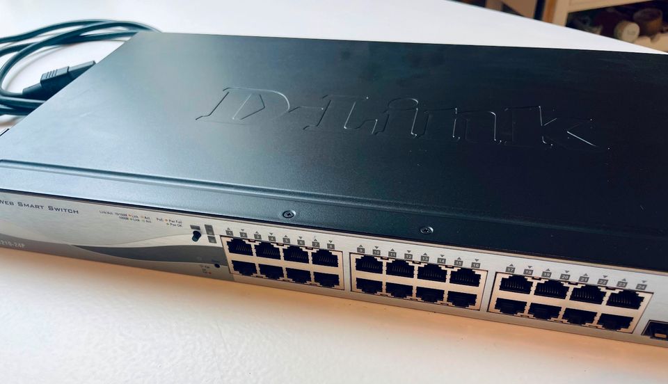 D-Link DGS-1210-24P Gigabit Smart Switch 24-Port - sehr gut in Potsdam