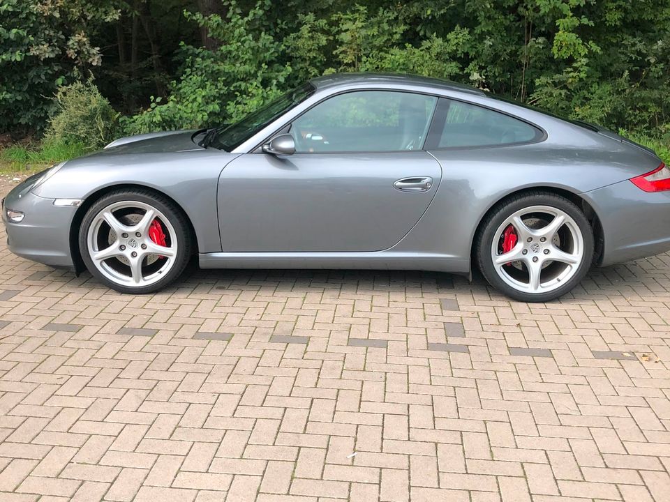 Porsche 911/997 nur 27000 Kilometer in Hannover