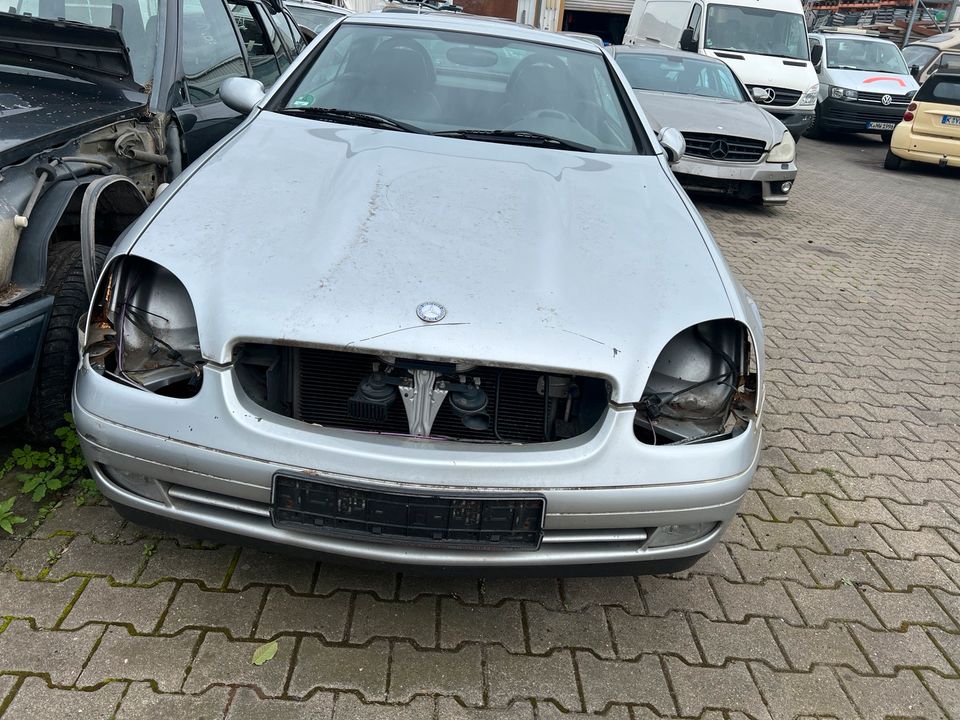 Mercedes SLK Teile Autoteile Ersatzteile Schlachtfest Autoankauf in Köln Vogelsang