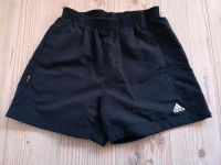 Adidas Kurze Sporthose/ Shorts Größe 152 für Mädchen Niedersachsen - Vechta Vorschau