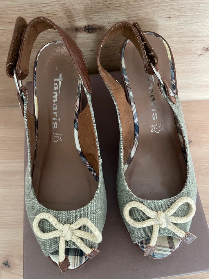 Tamaris Keilabsatz-Schuhe Sandalen Gr. 37 khaki in Köln