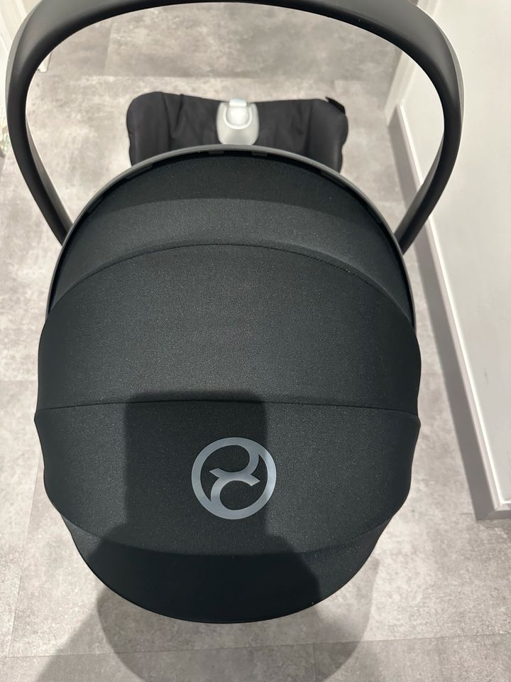 Cybex base Z i- Size infant carrier module in Duisburg