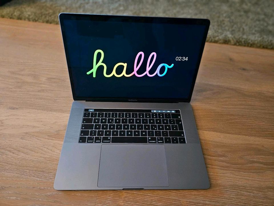 Apple MacBook Pro 2019 | 15,4 Zoll |  Notebook | Space Grey | in Bielefeld