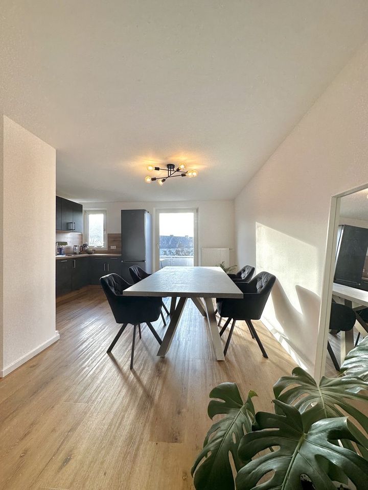 * Ohne Provision! Sanierte 2,5-Zimmer Wohnung in zentraler Lage mit Balkon & Küche! * in Nürnberg (Mittelfr)