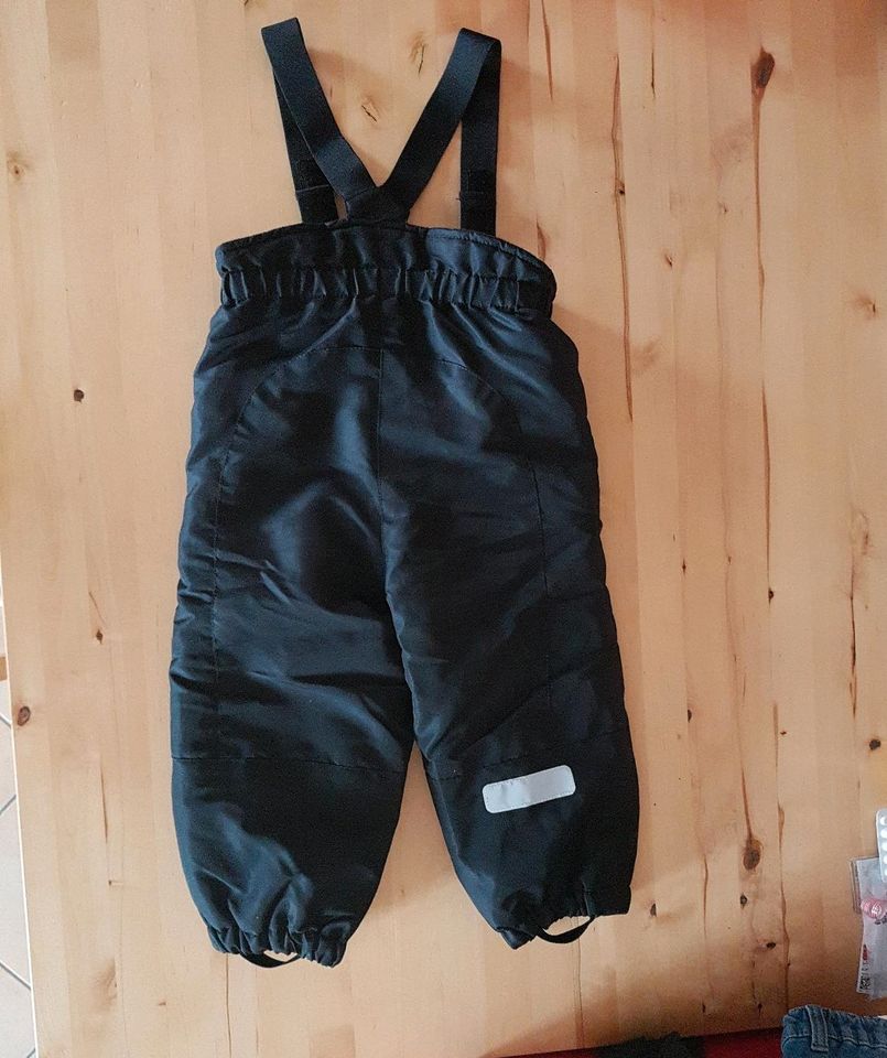 Schneehose Gr.92 H&M schwarz mit Reflektor Neu sehr guter Zustand in Meine