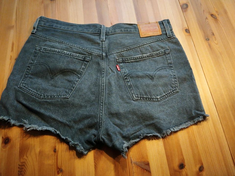 Kurze Hose/Shorts Levis in Hosenfeld