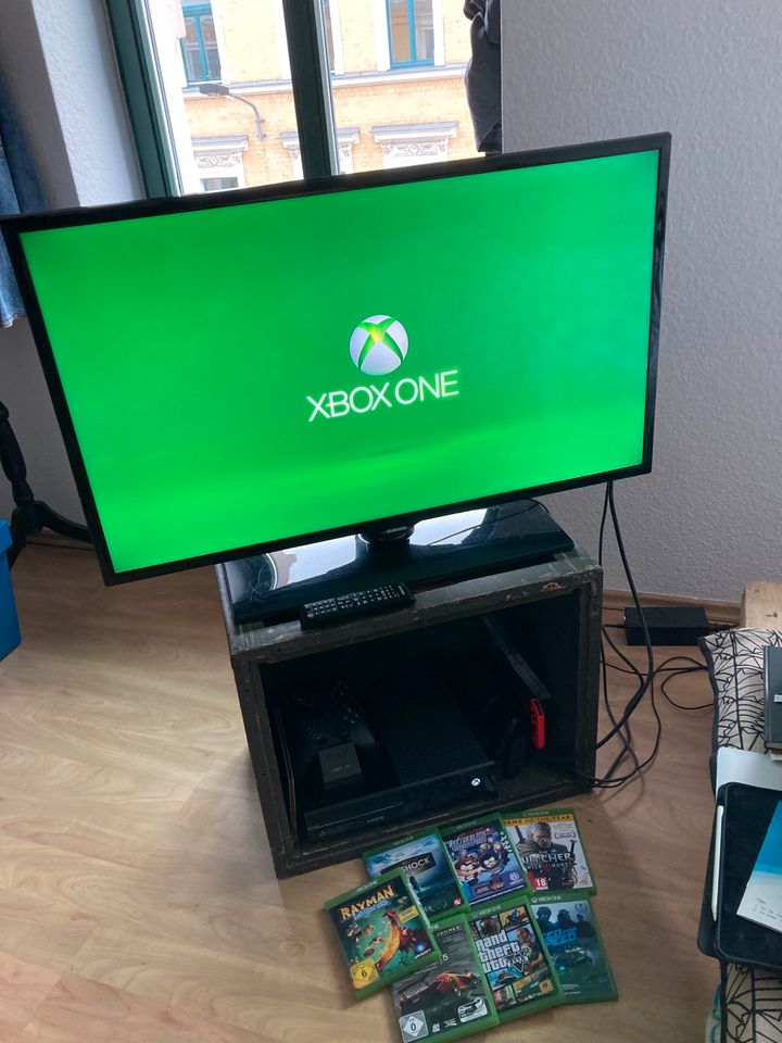 Xbox One 365GB inkl 7 Spielen, 2 Controller+Ladegerät in Leipzig