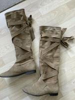 Stiefel (flach) zum binden 36 Hamburg - Altona Vorschau