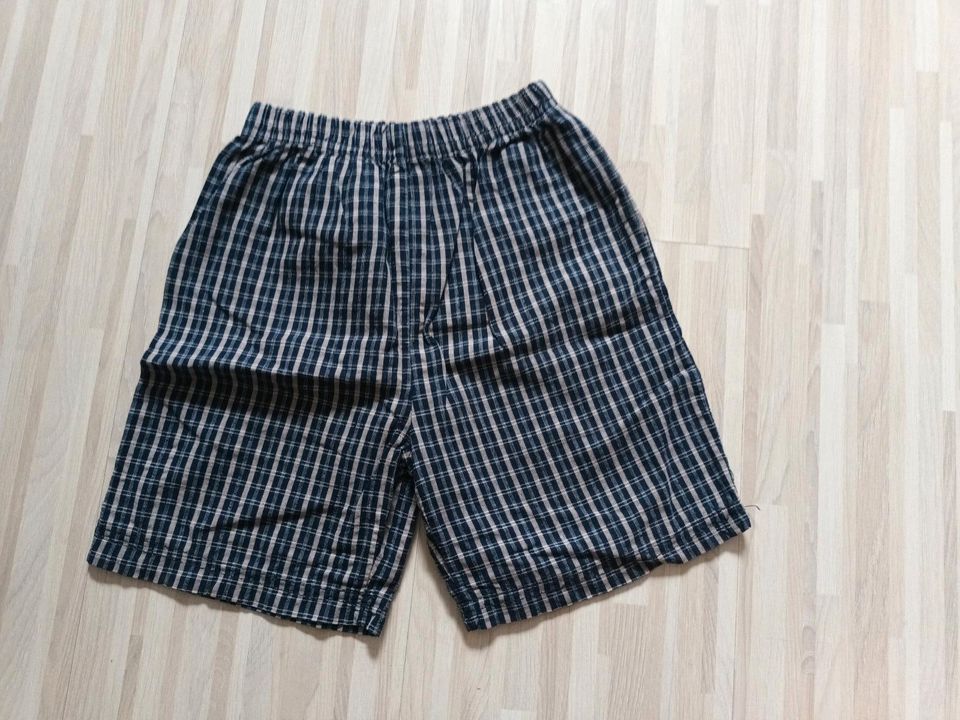 ❤️ Jungen Shorts ❤️ Gr. 104 in Mechernich