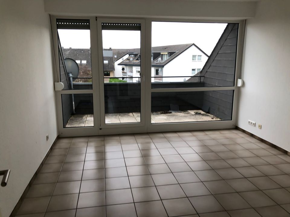 Frisch renovierte 3 ZKDB Wohnung mit Balkon und Gartenteilstück in Swisttal
