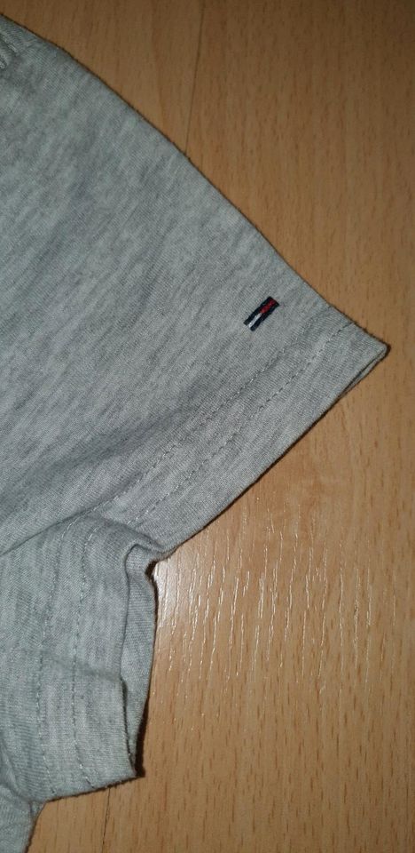 TOMMY HILFIGER T-Shirt XS S Kurzarm Shirt Grau Blau Aufdruck in Essen Freisenbruch