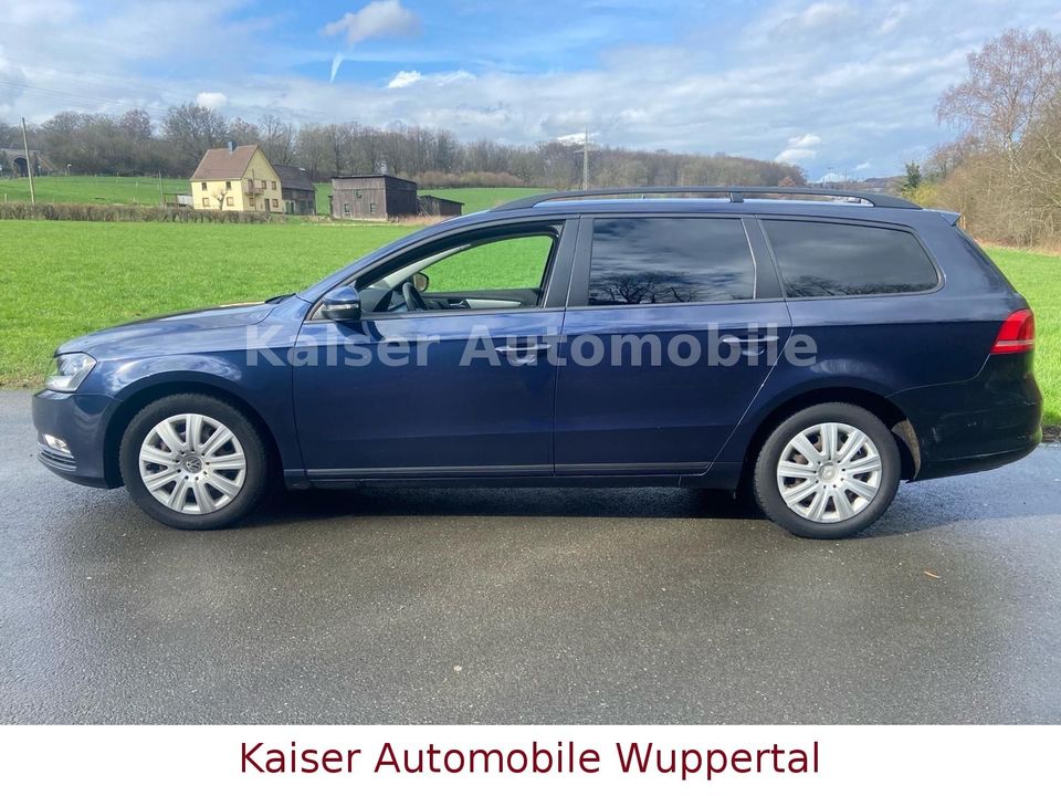 Volkswagen Passat Variant 2.0TDI*2.Hand*Klima*SHZ*Automatik in Wuppertal