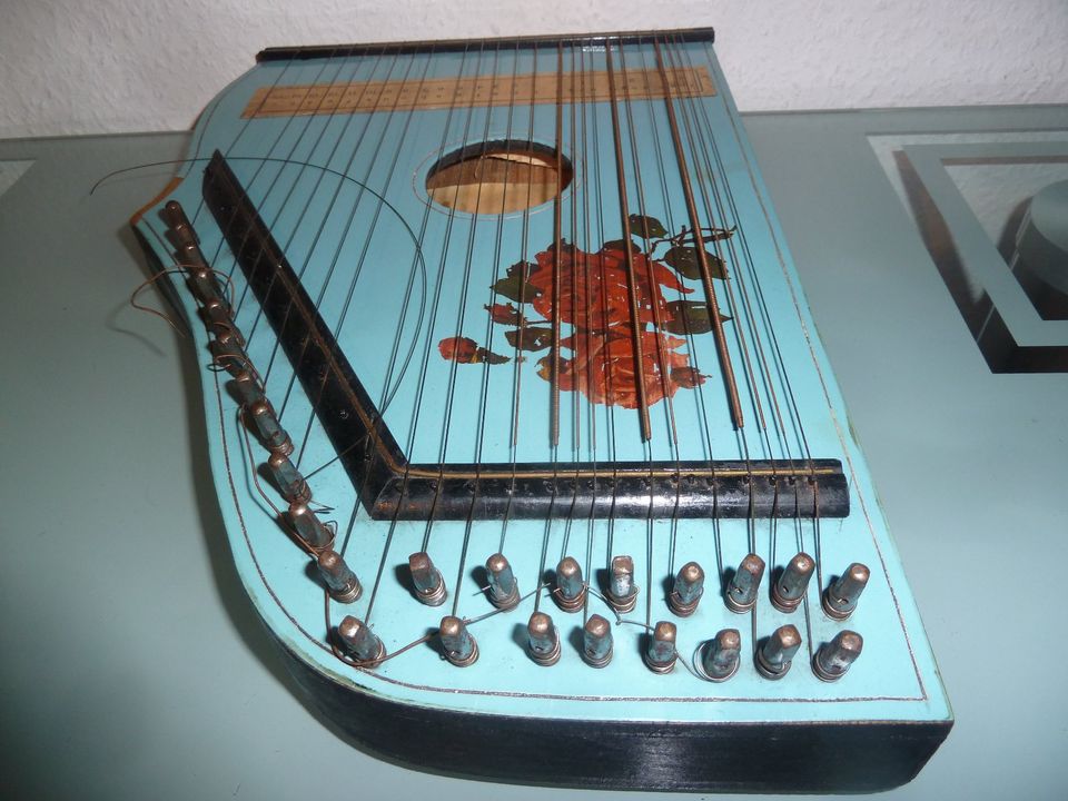 DDR ZEIT 1950 60 ZITHER MUSIK INSTRUMENT ALT ANTIK SPIELZEUG KIND in Schönfels Gem Lichtentanne