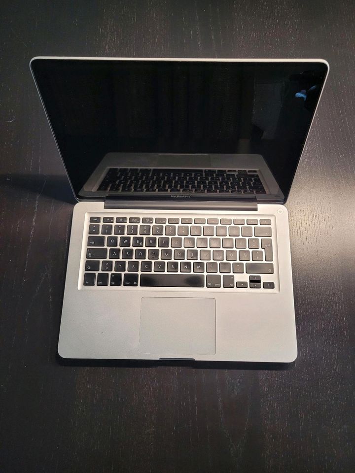 Apple MacBook Pro 13 Zoll "Core i5" 2.3 Anfang 2011 (MC700LL/A) in Bietigheim-Bissingen