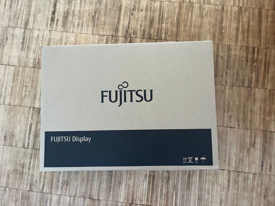 Fujitsu E-Line E22-8 TS Pro LED Monitor 21,5 Zoll 54,6cm NEUWARE! in Freiburg im Breisgau