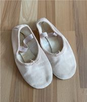 Move Satin Ballett Schuhe Ballettschläppchen Gr. 1 Ballettschuhe Baden-Württemberg - Aidlingen Vorschau